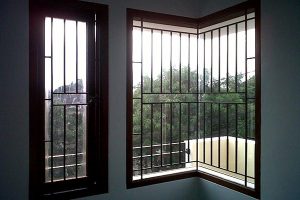 حفاظ پنجره ساده و شیک